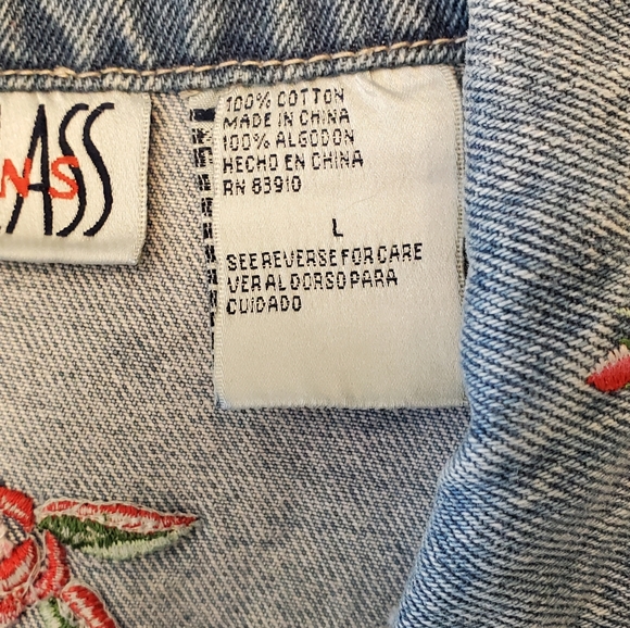 1990s Bill Blass Denim Vest with Colorful Embroidery - Picture 7 of 9